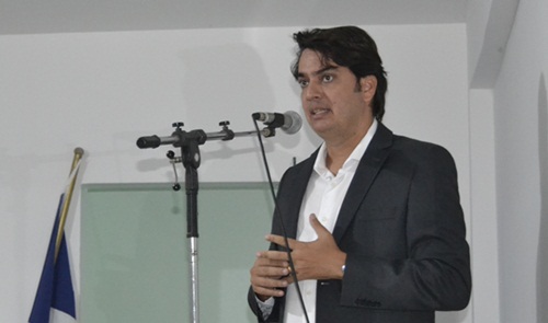Resultado de imagem para deputado pedro tavares