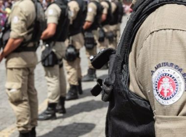 Resultado de imagem para policiais militares bahia
