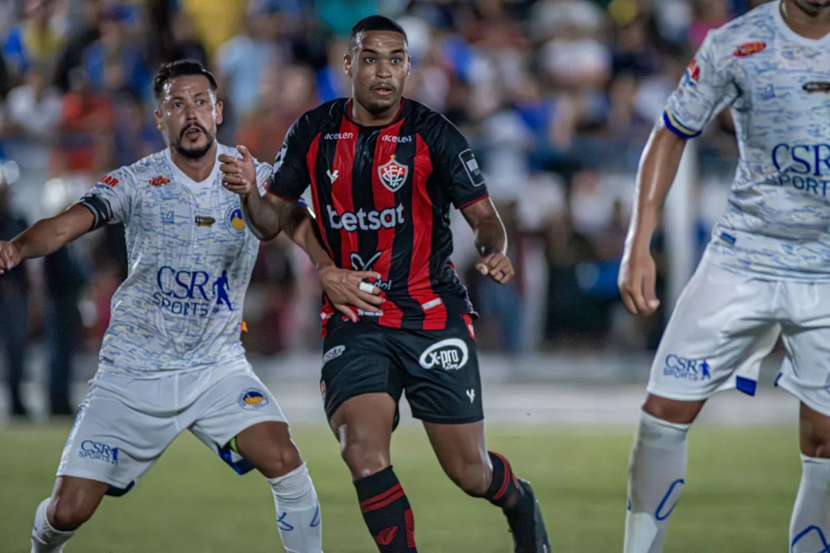 Jacobina segura o Vitória e arranca empate no Estádio José Rocha