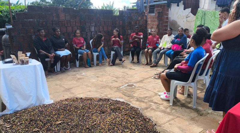 Estudantes de Mirangaba vivenciam experiência sobre tradição, cultura e inovação em comunidade quilombola