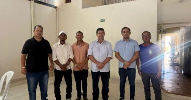 Prefeito Fabrício Lopes destaca incentivo ao esporte durante encontro com equipes