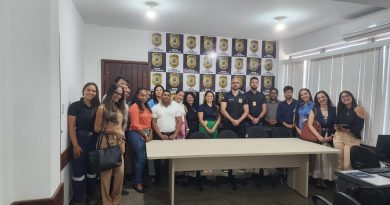 Polícia Civil recebe estudantes de Direito da Unopar em visita técnica à DT de Jacobina