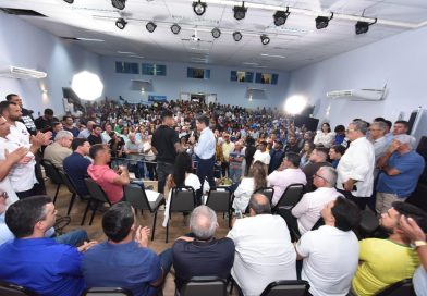 Após ouvir moradores em Jacobina, ACM Neto defende fim da cobrança de taxa de esgoto