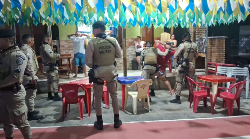 Polícia Civil e Militar realizam operação preventiva em bares de São José do Jacuípe