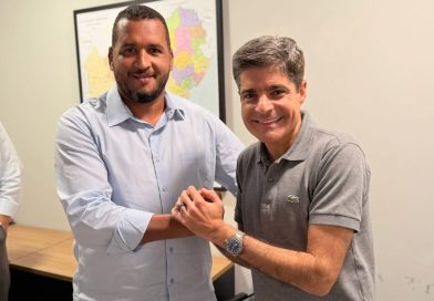 Ex-prefeito Tiago Dias anuncia apoio a ACM Neto e muda de lado no cenário político baiano