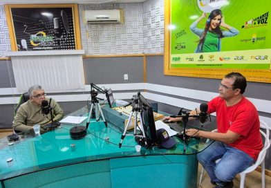 Durante entrevista prefeito Arnaldinho garante, ‘Caém está pronta para o Arraiá do Papagaio 2026’