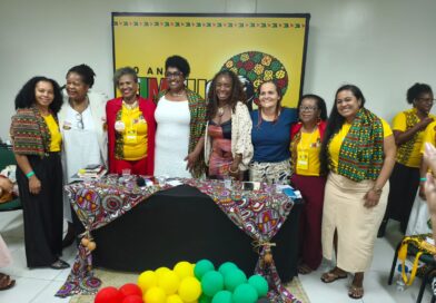 Presidente da Câmara de Mirangaba participa de encontro internacional de mulheres negras e recebe homenagem em Salvador