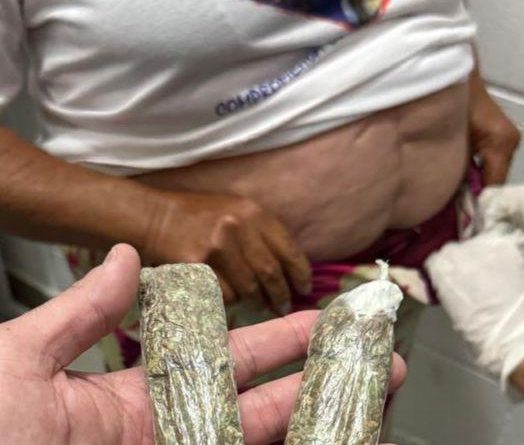 Idosa de 67 anos é flagrada tentando entrar com drogas no presídio de Irecê