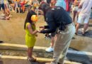 Polícia Civil distribui pulseiras de identificação para crianças durante a Micareta de Jacobina