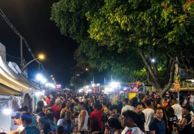 Praça de alimentação lotada e aprovada pelo público marca último dia da Micareta de Jacobina
