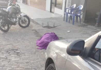 POLÍCIA CIVIL DE JACOBINA ELUCIDA HOMICÍDIO OCORRIDO EM FRENTE AO COLÉGIO DEOCLECIANO E CUMPRE MANDADO DE PRISÃO CONTRA UM DOS AUTORES
