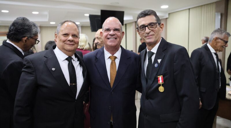 Juliano Cruz defende representação de Jacobina na Assembleia Legislativa durante sessão em homenagem ao Dia do Maçom