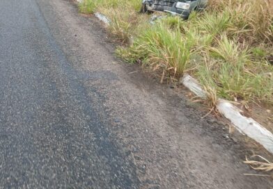 Mulher morre e homem fica gravemente ferido em acidente na BR-324, em Jacobina