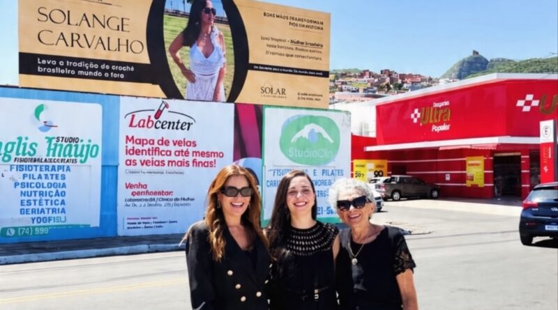 De Jacobina para a Europa: artesã ganha destaque em revista e recebe homenagem da filha