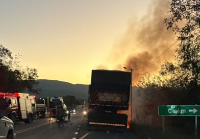 Princípio de incêndio em carreta provoca congestionamento na BR-324, no contorno de Caém